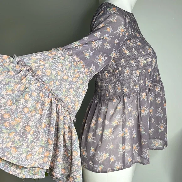 American Eagle Outfitters Bell Sleeve Top - Picture 5 of 7